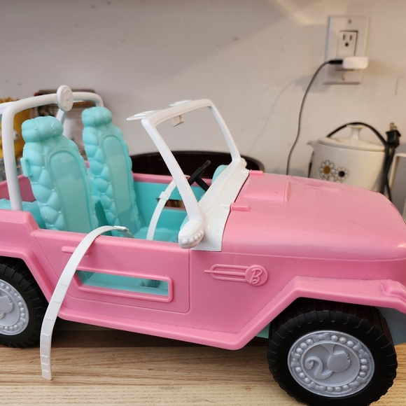 Barbie Pink Jeep Beach Cruiser 2012 - Picture 5 of 5